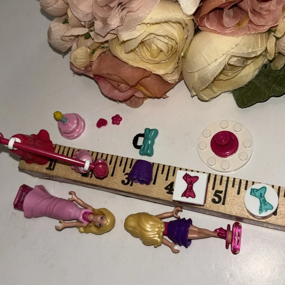 Barbie Legos Mega Bloks Barbies Set of two mega Bloks Barbie minifigs